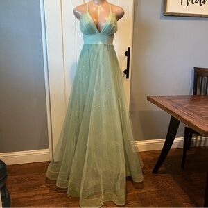 Sage Green XS Sparkley Prom Dress Elegant maxi tulle sequin homecoming ball gown